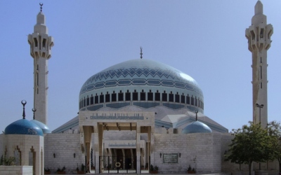 دائرة الإفتاء: صلاة الجمعة لا تسقط إذا وافقت يوم العيد