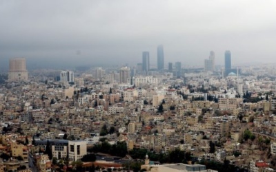 طقس معتدل نهاراً وبارد نسبياً مع سحب متفرقة