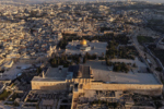 الاحتلال يجدد إبعاد مفتي القدس عن الأقصى 6 أشهر