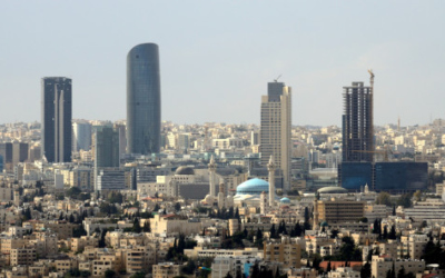 طقس لطيف في معظم المناطق الأحد مع انخفاض طفيف في الحرارة