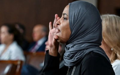 ترمب متهما إلهان عمر: “تزوجت أخاها” والأخيرة ترد: “هذيان جامح”