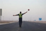 ازدحام على طريق المطار بسبب انسكاب نفطي
