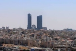 حرارة تلامس 44 درجة.. وطقس مثير للغبار الثلاثاء