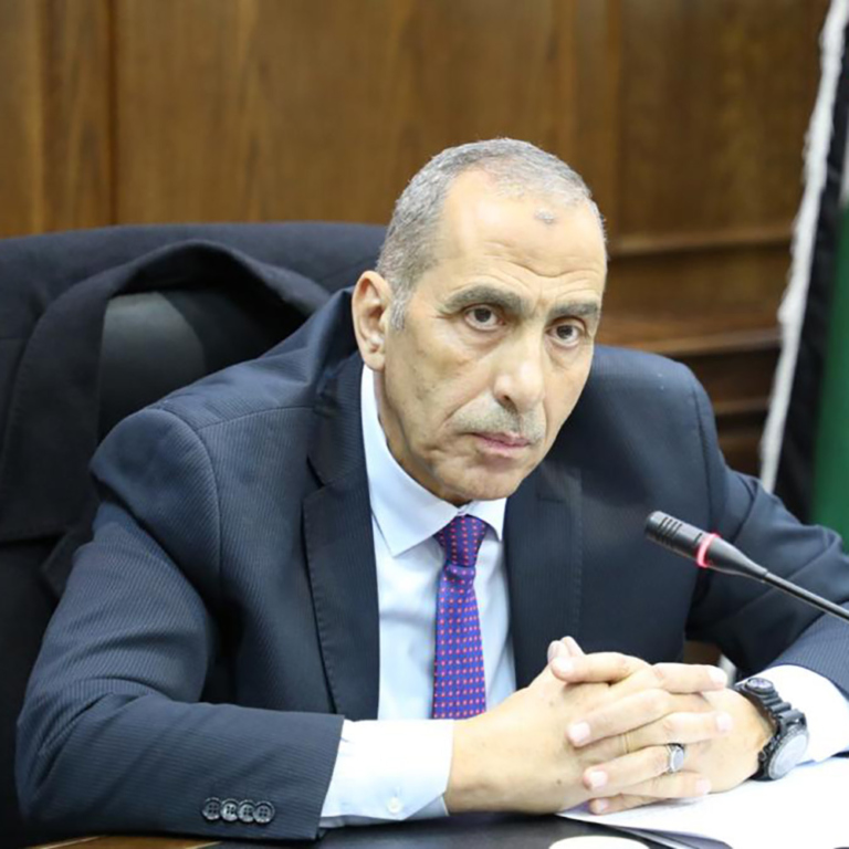 “ملكٌ وشعب قلبٌ بقلب “