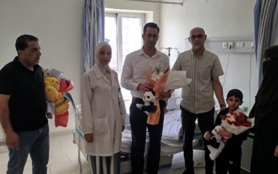 وفد من جامعة اليرموك يزور طلبة “النموذجية” المصابين بالتسمم في مستشفى إربد التخصصي
