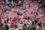 عضو رابطة مشجعي المنتخب قصي ابو حماد لعمرة الاخبارية: سنوحد المدرجات بالشماغ الأردني والأبيض