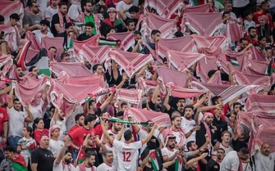 عضو رابطة مشجعي المنتخب قصي ابو حماد لعمرة الاخبارية: سنوحد المدرجات بالشماغ الأردني والأبيض