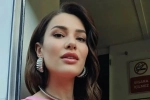 رحيل مفاجئ يفجع الأوساط الفنية التركية بوفاة نجمة “شراب التوت” إيجي أرتيم