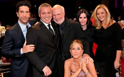 وفاة جيمس باروز مخرج أشهر حلقات “Friends” و”Cheers”