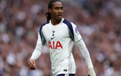 أول لاعب مسلم يكتب التاريخ يلعب أساسياً مع إنجلترا في كأس العالم