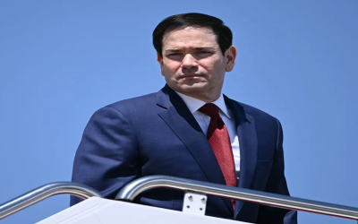 وزير الخارجية الأمريكي يتوجه إلى الخليج وسط مفاوضات متواصلة مع إيران