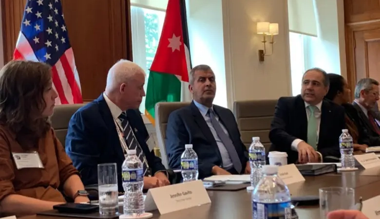 الأردن يطور حقل الريشة بحفر 80 بئراً وخط غاز جديد