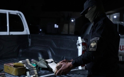 داخلية سوريا تكشف ترسانة متفجرات قيادي “داعش” المعتقل