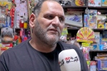 أبو محمد يحافظ على ذاكرة الماضي عبر جمع التحف والأنتيك