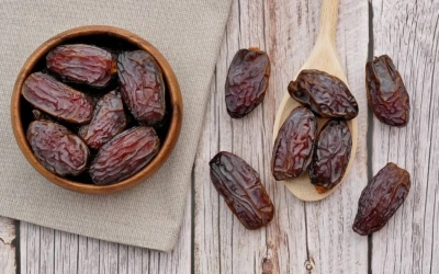 تعرف على فوائد تناول التمر صباحًا على الريق