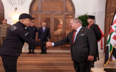 الملك يستقبل فريق البحث والإنقاذ الأردني بعد عودته من فنزويلا
