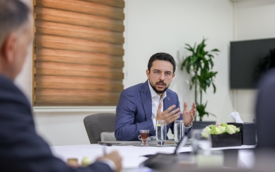 ولي العهد يؤكد أهمية استكمال أتمتة الخدمات خلال زيارته “الأحوال المدنية”