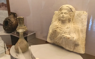 فرنسا تعيد 23 قطعة أثرية سورية إلى دمشق
