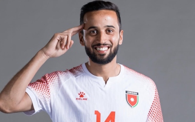 الطلبة العراقي يضم نجم النشامى رجائي عايد