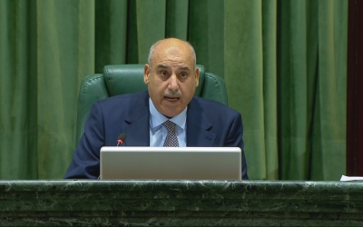 القاضي يدعو لمحاسبة دولية على انتهاكات المستوطنين بالضفة والأقصى