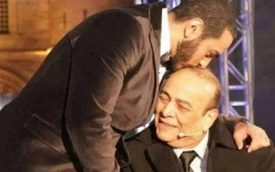 وفاة والد تامر حسني قبل أيام من حفله في مهرجان جرش