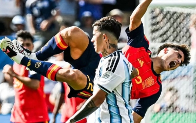 فيفا يفتح إجراءات تأديبية بحق الاتحاد الأرجنتيني وعدد من لاعبيه