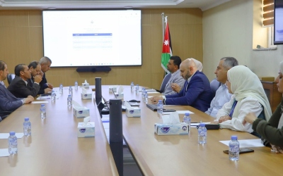 الخرابشة يحث موظفي وزارة الطاقة على الإبداع والابتكار