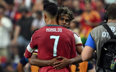 تصرف راقٍ من يامال تجاه رونالدو بعد إقصاء البرتغال من كأس العالم