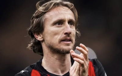 إيه سي ميلان يمدد عقد لوكا مودريتش حتى 2027