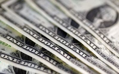 خسائر أسبوعية قوية تضغط على الدولار الأميركي