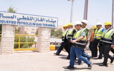 وزير النقل يتفقد الخدمات اللوجستية في موانئ العقبة