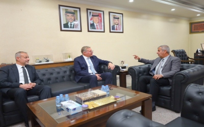 الخرابشة يبحث مع مصر توسيع الشراكة في الغاز الطبيعي والطاقة