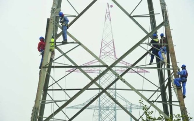 فلس الريف يواصل دعم الكهرباء في المناطق الريفية بـ293 مشروعاً