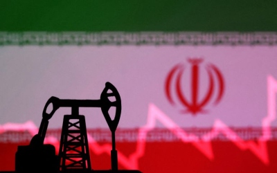 إيران تبحث استئناف تصدير النفط إلى اليابان