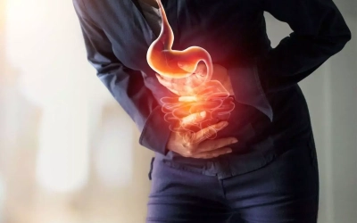 ألم المعدة بعد الأكل.. أعراض لا يجب تجاهلها