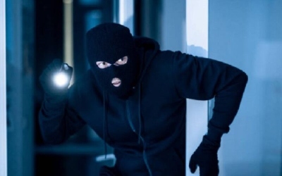 البحث الجنائي يكشف سارق سكن وافد مصري في عمان