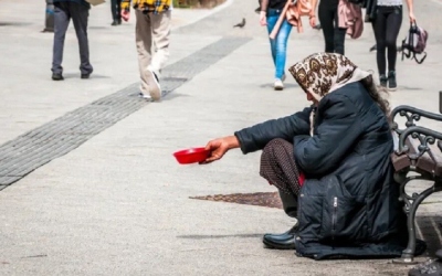 متسولة “ثرية”.. ضبطت في وسط البلد وبحوزتها 46,600 دولار