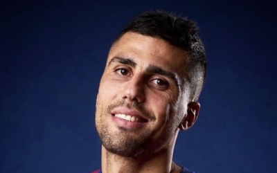 برشلونة يقدم عرضه الثالث لضم رودري من مانشستر سيتي