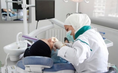 نقابة أطباء الأسنان ترد على التضليل الإعلامي وتهدد بملاحقة قانونية