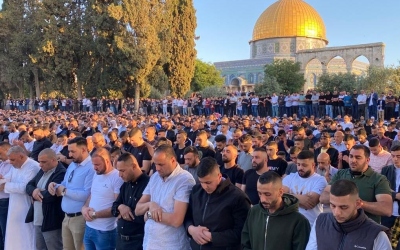 رغم الحصار.. 70 ألف مصلٍّ يؤدون صلاة الجمعة في الأقصى