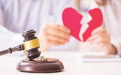 محكمة تعوض الزوج 1000 دينار بسبب زميل أفسد زواجه