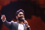 تامر حسني يعايد شقيقه بأغنية خاصة ويستعد لحفل تاريخي في لندن