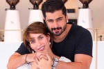 الحقيقة غير واضحة.. هل انفصل الثنائي الأشهر؟