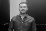 محمد العمري يوارى الثرى بجانب ابنته بعد شهر من فجيعة فقدانها