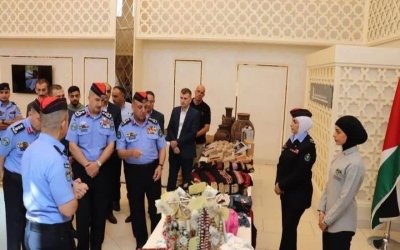 الأمن العام تفتتح معرض “صنع بعزيمة” لإبداعات نزلاء الإصلاح والتأهيل