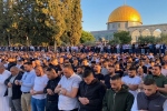 الآلاف يؤدون صلاة الجمعة في الأقصى رغم تشديدات الاحتلال