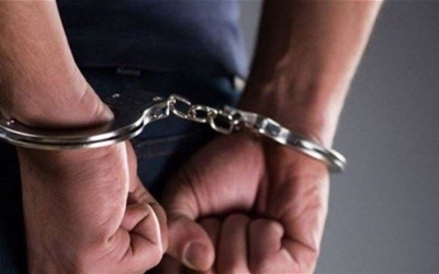 سلاح أبيض ومخدرات.. ضبط سائق تسبب بحادث تصادم في إربد