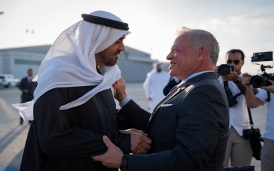 الملك يغادر إلى الإمارات لبحث العلاقات الثنائية