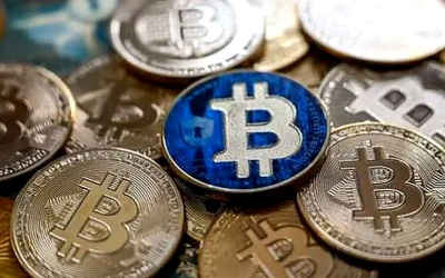 ضربة ثلاثية تهوي بالبيتكوين تحت 80 ألف دولار