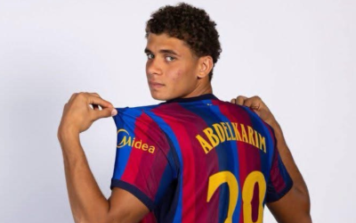 برشلونة يجدد عقد المصري حمزة عبد الكريم حتى 2030